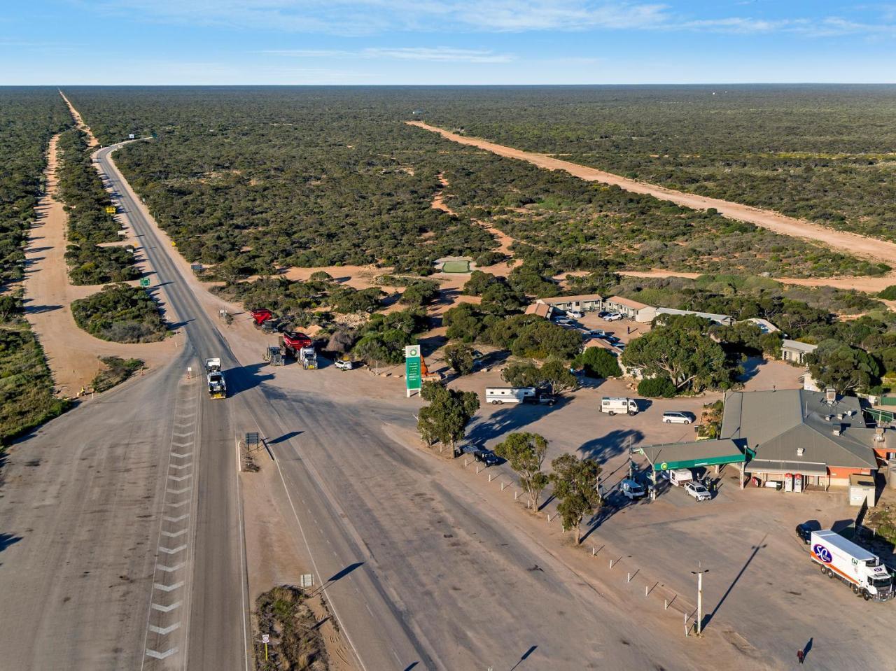 Border Village Roadhouse Exteriör bild